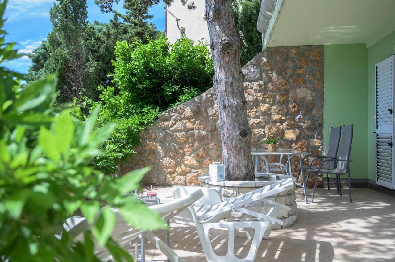 Beachfront Apartments Carlo Karlobag Exterior foto